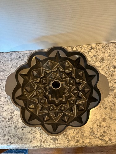Anolon Diamond Star Shape Fluted Bundt Kuchenform - Bild 6 von 10
