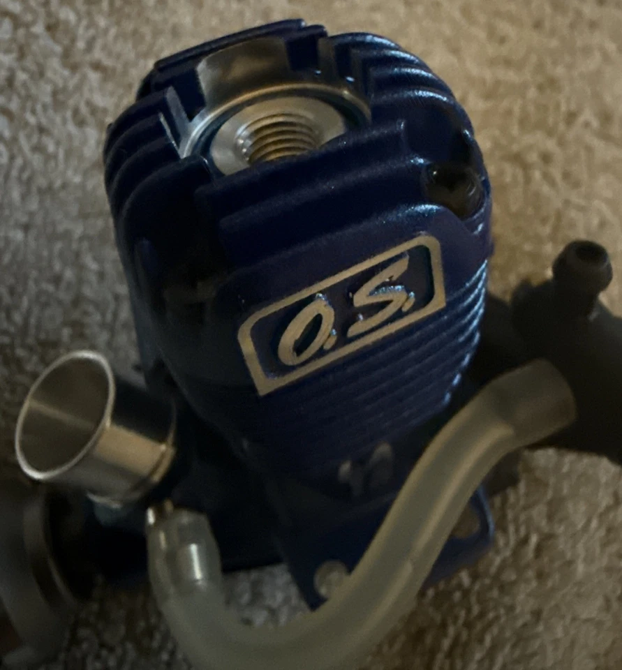 O.S. MAX 15LA-S #11535 BLUE RC Plane Engine w Muffler-Brand New In Factory Box — 第 3/4 张图片