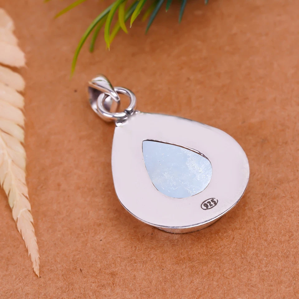 Colgante de joyería de plata de ley 925 hecho a mano con piedras preciosas druzy de ágata de titanio Foto 4 de 4