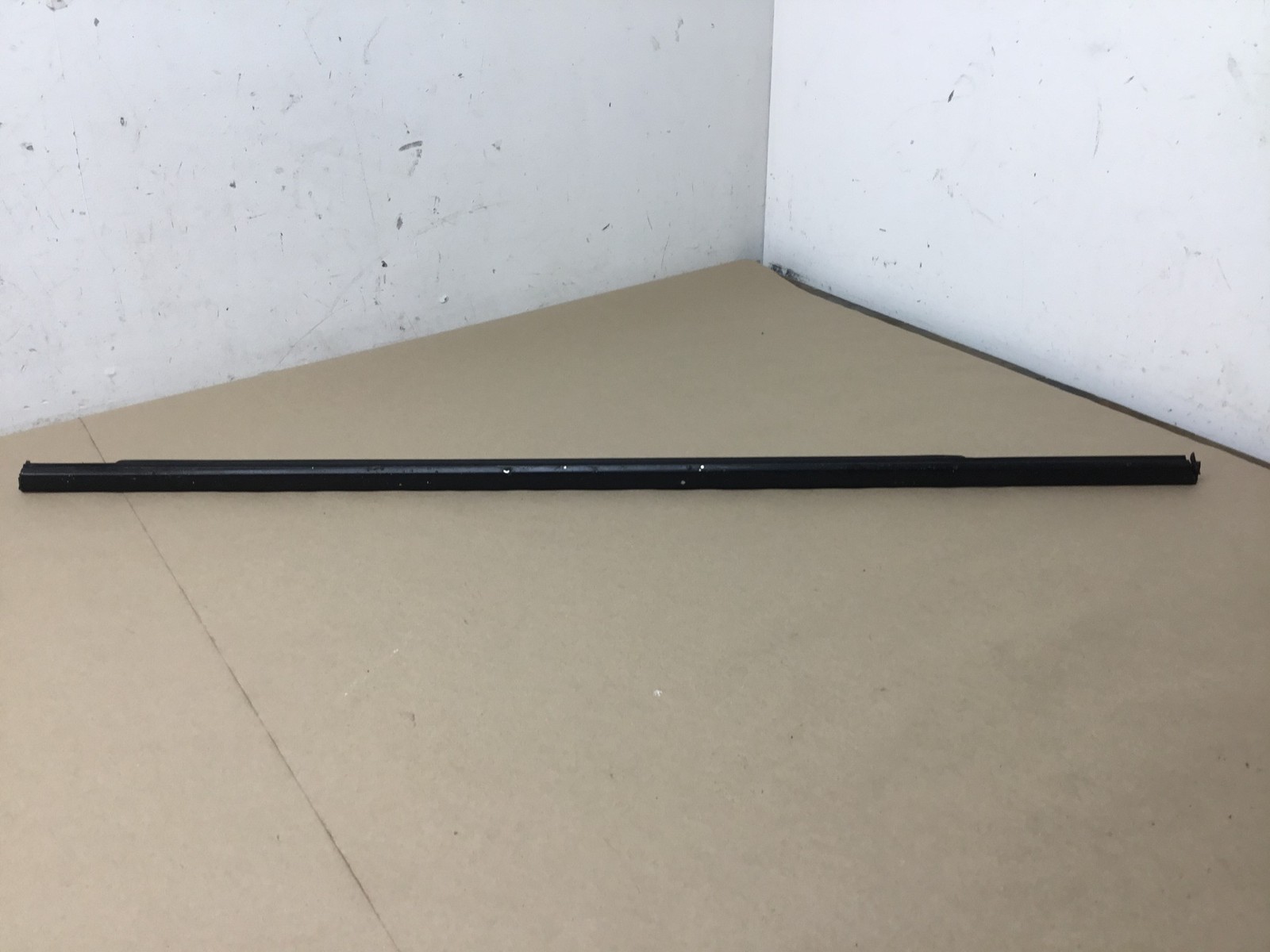 Bentley Bentayga 2019 V8 Rear Left Driver Door Window Belt Molding Trim 16-20 :M