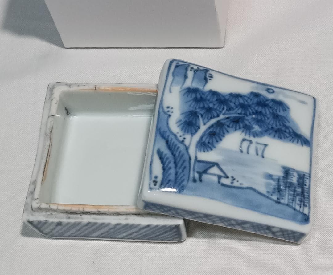 Antique Blue & White Landscape Perfume Box, Edo Period, Old Family Collection