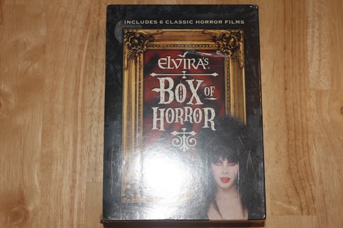 Elvira's Box of Horror - 6 Movie Set (3-DVD, 2004) - Foto 2 di 10