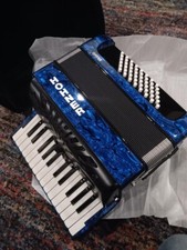 Hohner Bravo II 48 Chromatic Piano Key Accordion - Blue