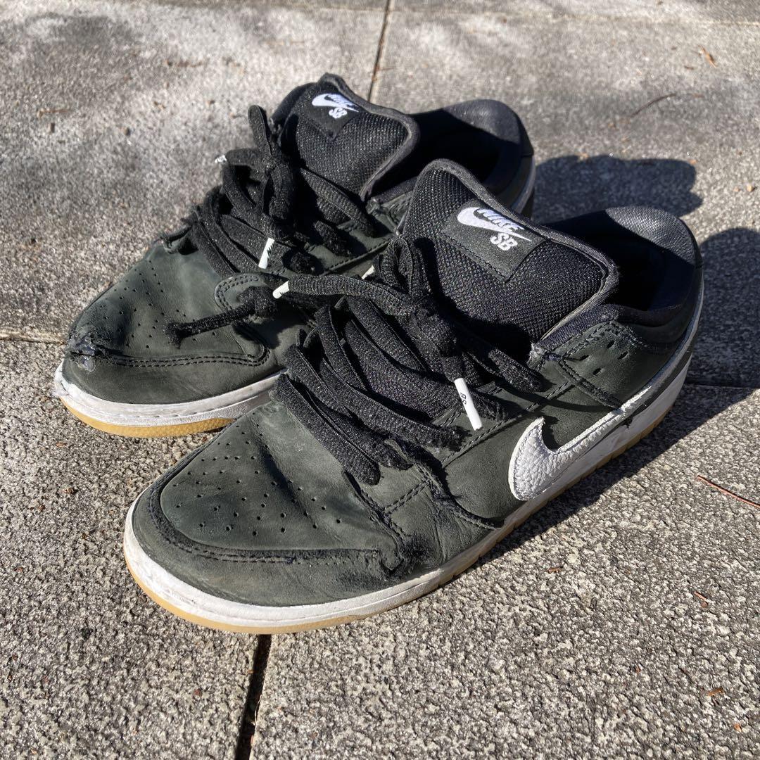 Nike SB Dunk Low Black Sneakers Size 9.5 US - Limited Edition Skateshoes