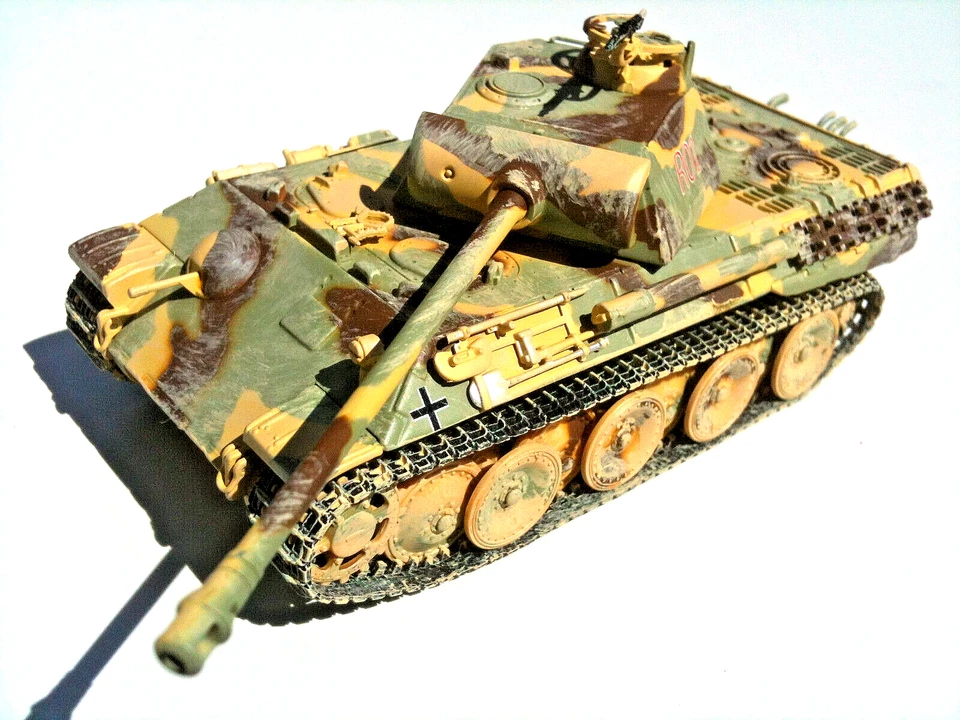 Corgi MAN Sd.kfz.171 Panther Tank Regimental Command Tank D-Day  1:50 Scale - Image 2 of 4