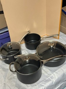 Le Creuset Cookware Set 4 Pc Pots Pans w/ 3 Glass Lids Black