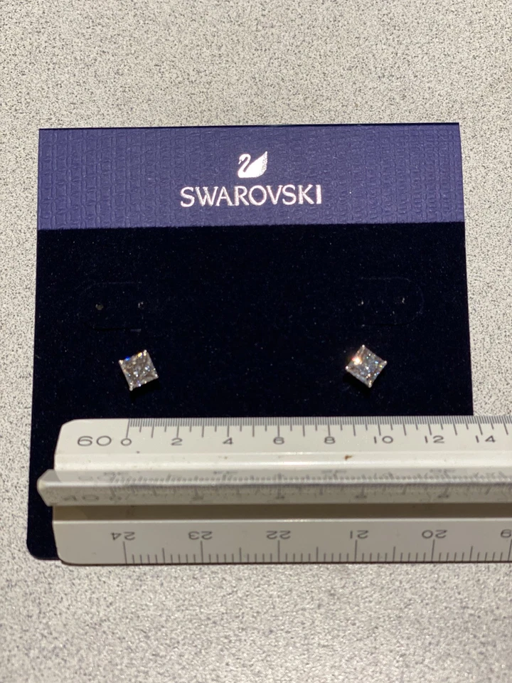 Pendientes Swarovski 5509936 PE SQ CZWH/RHS Atractivos Corte Cuadrado Blanco Rodio Foto 4 de 4