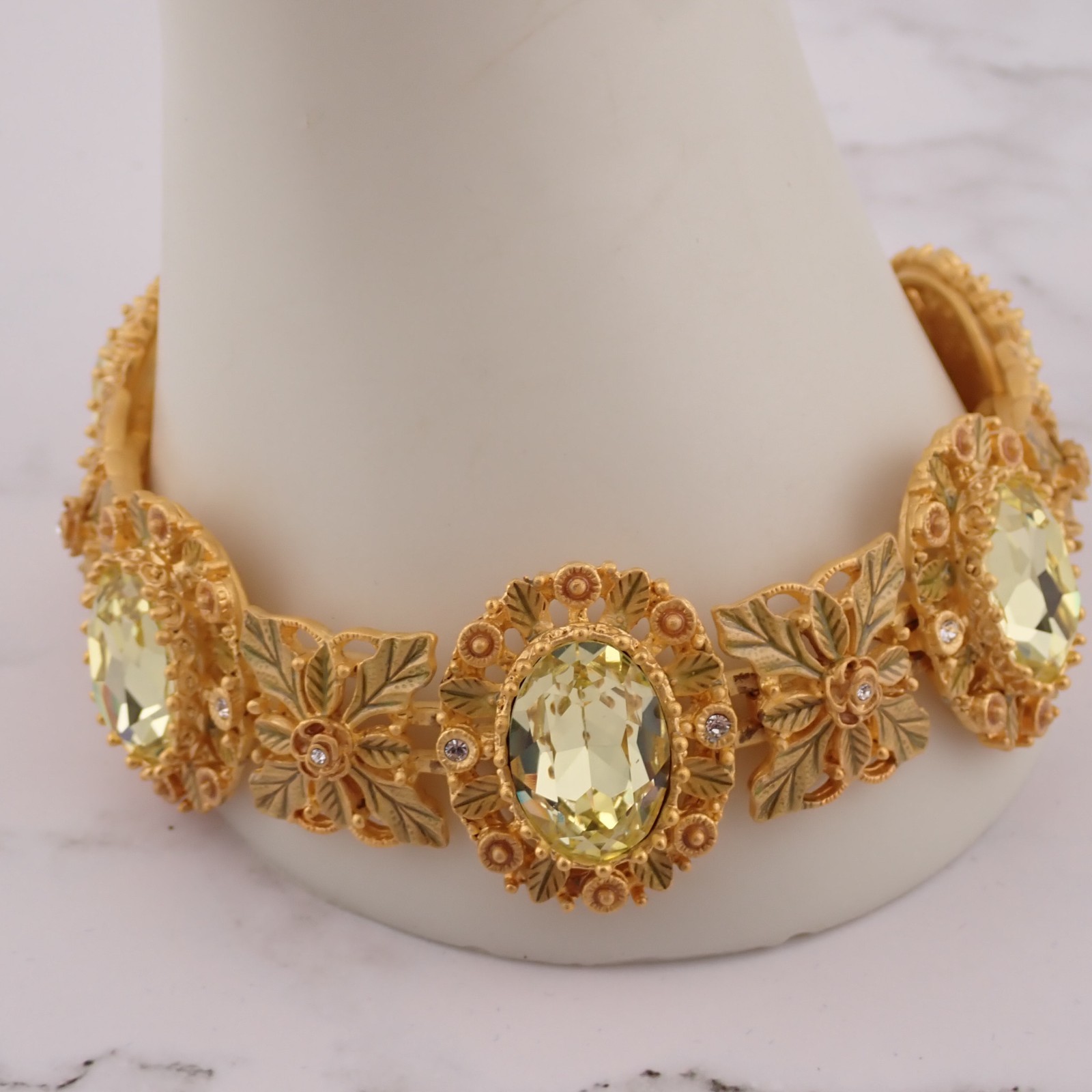 VTG Camrose & Kross JBK Lemon Crystal Matte Gold Tone Flower Leaf Motif Bracelet