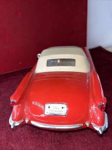 Mira 1/18 Scale Die Cast Model Chevrolet Corvette - Red - Picture 3 of 11