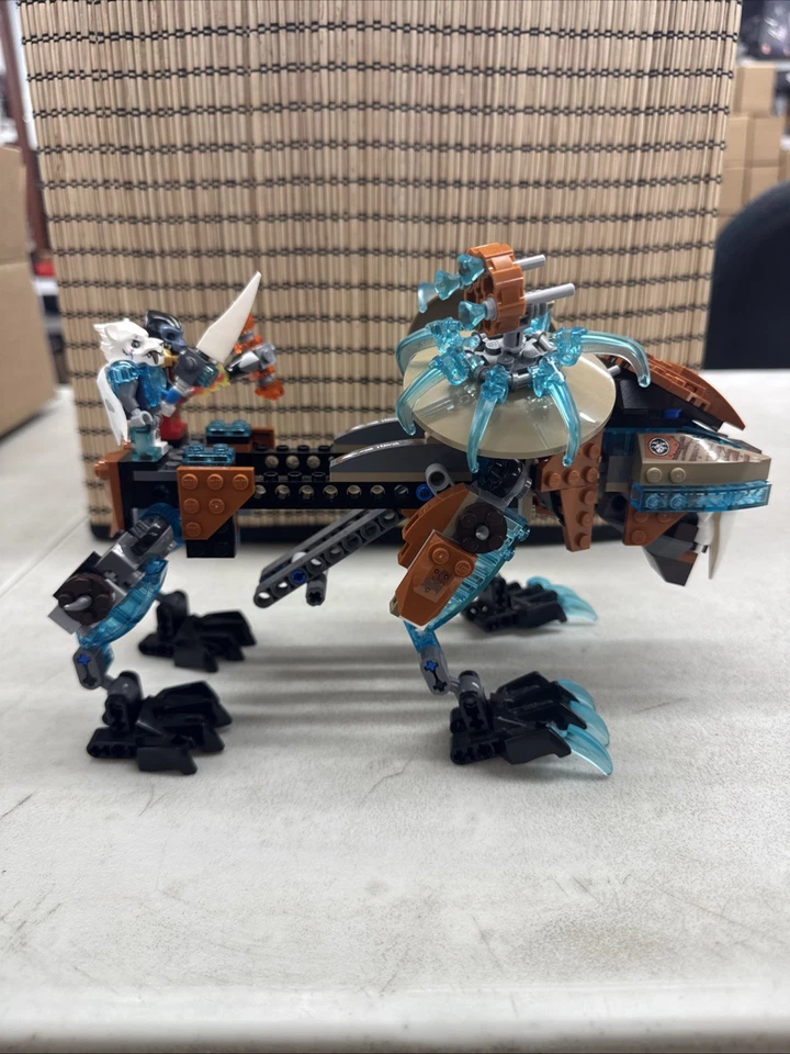 LEGO 70143 Sir Fangar's Sabre-Tooth Walker  LEGENDS OF CHIMA With Mini Figures - Image 3 of 4