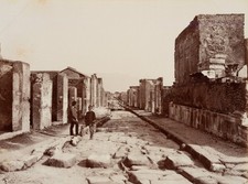 FRATELLI ALINARI (XIX secolo), Strada della Fortuna, Pompei, 1880 circa, carta albumina