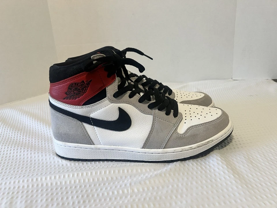 $371 Air Jordan 1 Retro Alto OG Gris Claro Humo 555088-126 Para Hombres Talla 10.5 ¡EXCELENTE ESTADO USADO! Foto 2 de 4