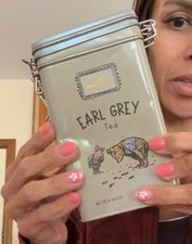 CLASSIC WINNIE L'OURSON Charbrew Earl Grey Tea 60 sachets vintage étain (EXP 10/28)