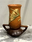Vintage 1940s Roseville Pottery #119-7 Freesia Brown Double Handle Vase (1E)