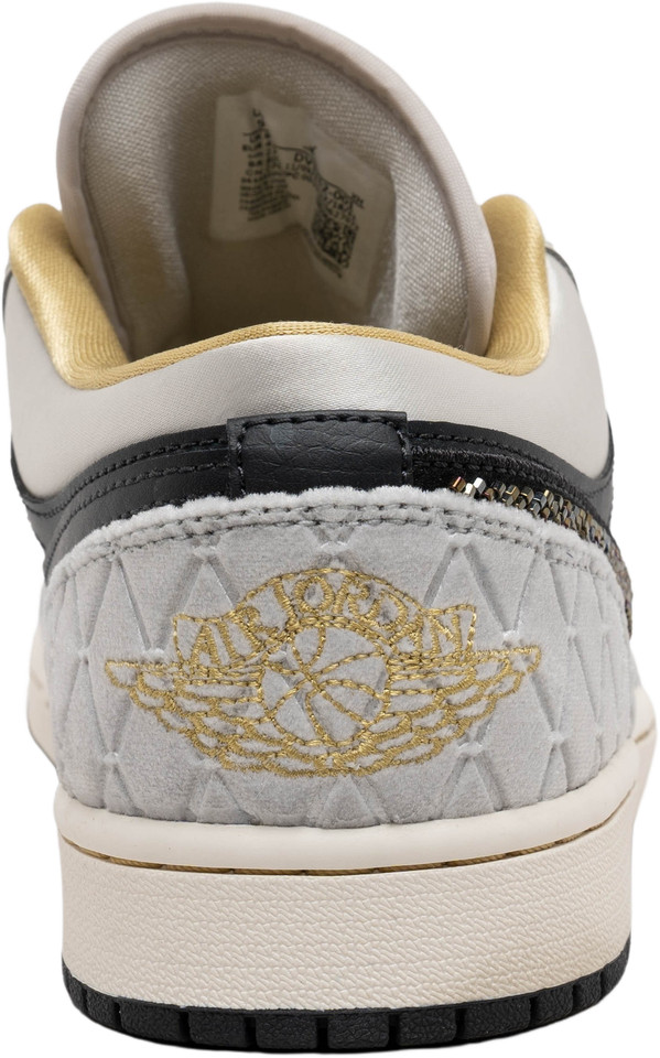 Nikeナイキ Air Jordan 1 Low ジョーダン キラキラビーズ キラキラ スニーカー Nike AIR JORDAN 1(ナイキ エアジョーダン1
