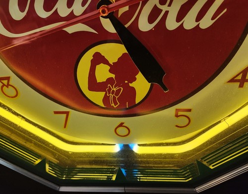 Coca Cola Octogen Neon 1941 Silhouette Girl Wall Clock - Quality 1990s Repro -NM - Picture 6 of 13