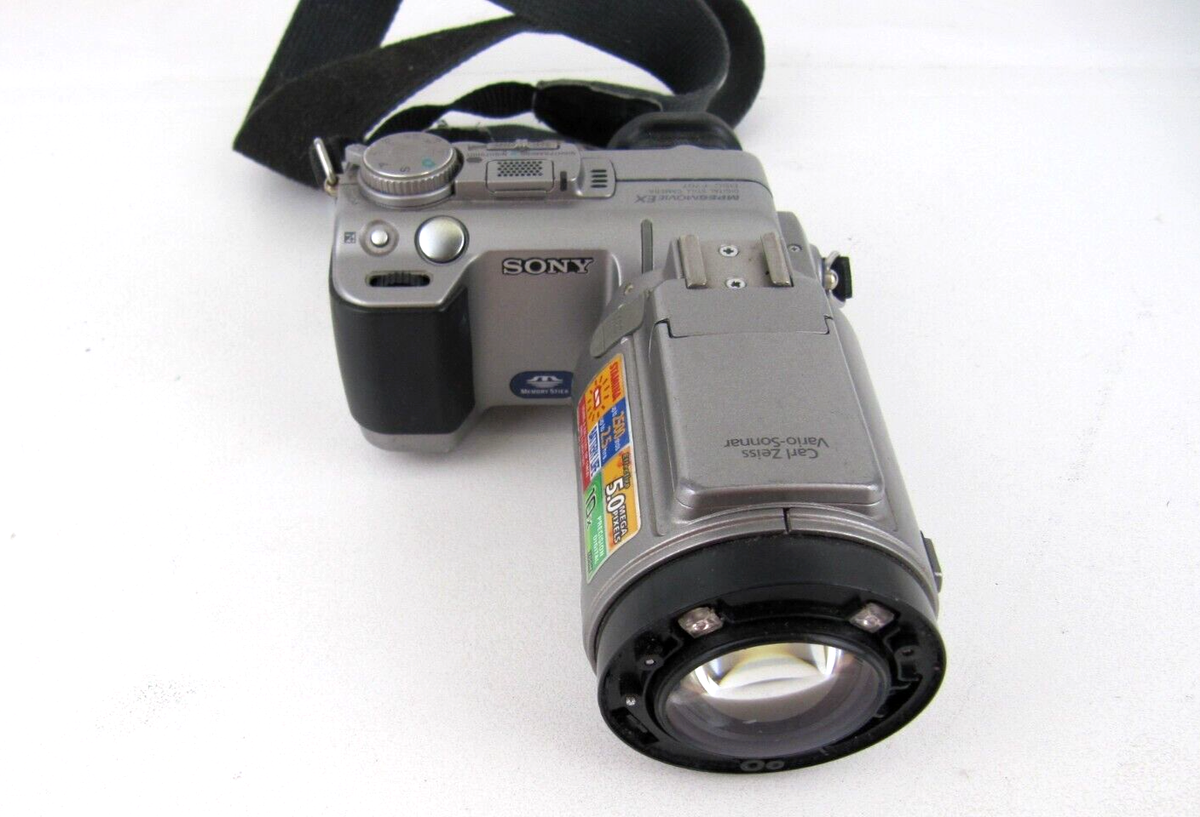 SONYデジタルスティールカメラ　DSC-F707 Sony DSC-F707 Review: Digital Photography Review
