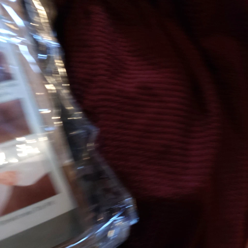 MAYTEX Pixel Stretch 2 Piezas SOFA Mueble Cubierta Slipcover VINO Nuevo Abierto Foto 2 de 4