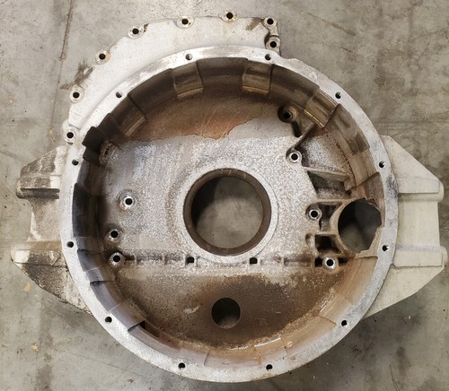 A9040152402 2005 MERCEDES OM906LA EGR OM926 Flywheel Housing A 904 015 24 02