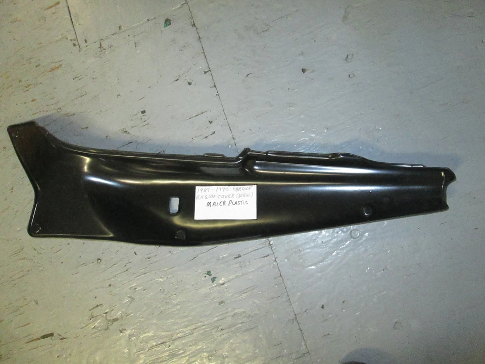 NOS ( MAIER PLASTICS ) 1987 - 1990 CBR600F Hurricane RH Side Cover Foto 4 de 4