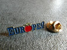 Rare Pins PIN'S - Europa 1 - Radio - Logo - Scotland - Apple Red - Music