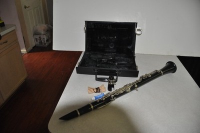 Vintage Vito Reso-Tone 3 Clarinet Made In U.S.A  Black With Case