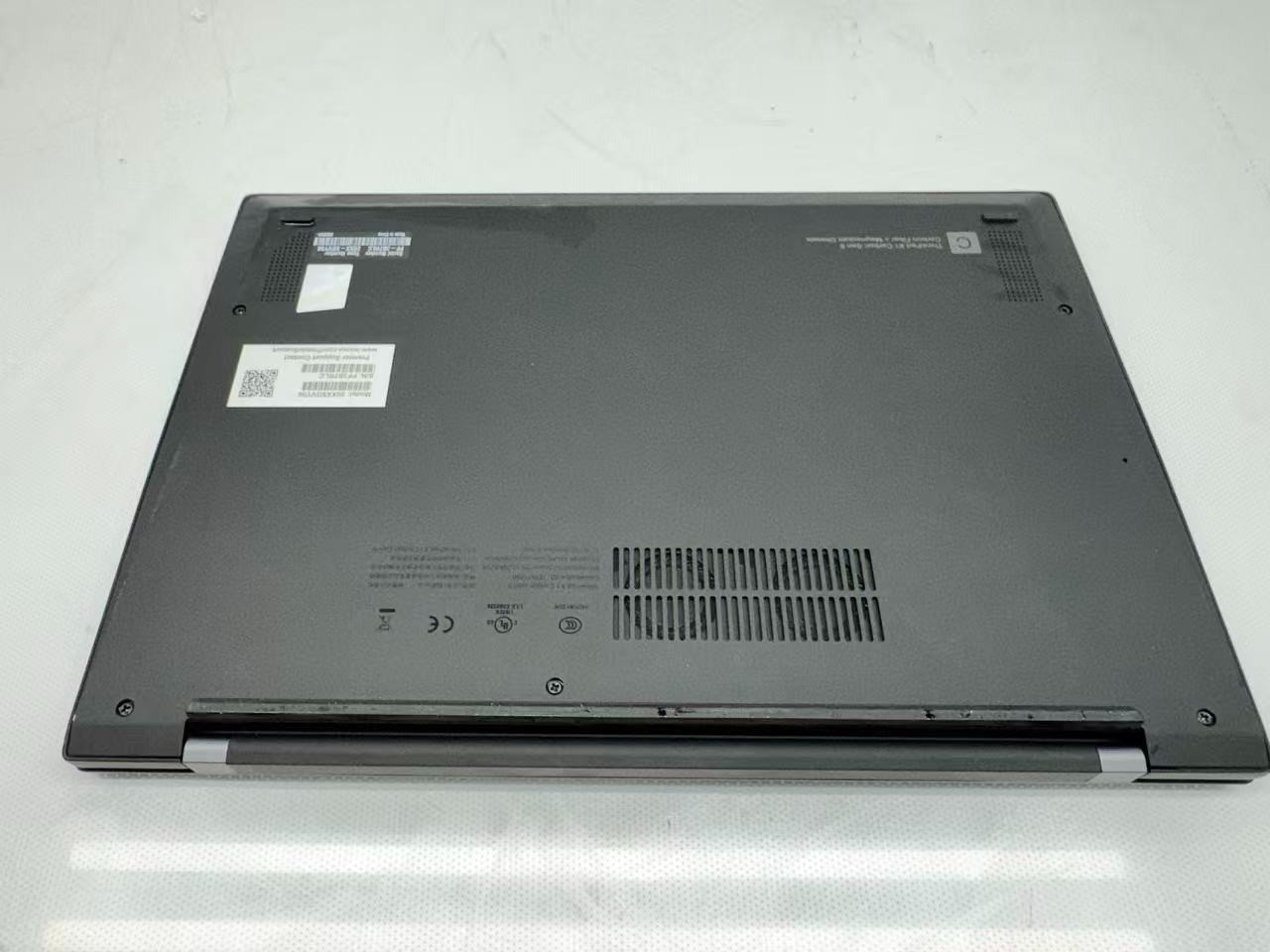 Lenovo ThinkPad X1, 14-Inch Laptop, with i7-1165G7, 256 GB SSD (Solid State Drive), Windows 11 Home