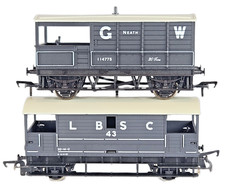 Rake Of 2 Hornby R402 R019 OO LBSC 20 Ton Good Brake Van Gauge Model Wagon Boxed