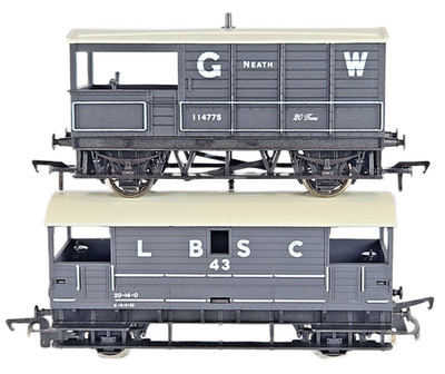 Schwader von 2 Hornby R402 R019 OO LBSC 20 Tonnen gut gebremst Van Gauge Modellwagen verpackt