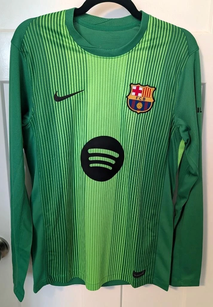 Las mejores ofertas en FC Barcelona Club Internacional Verde Ropa