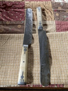 Primitive Table Knives Set Of 2 Made Of Bone Pewter Great Condition Late 1800’s