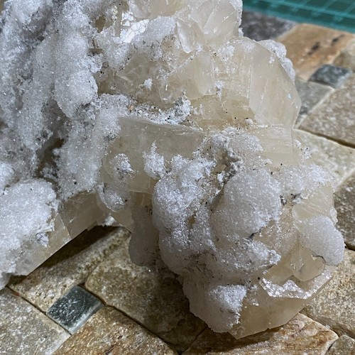 CALCITE FASCINATING LARGE SPECIMEN FROM CAVNIC MINE, ROMANIA. 490g. MF4235 - Picture 14 of 21