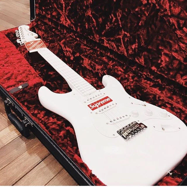 Supreme x fender top