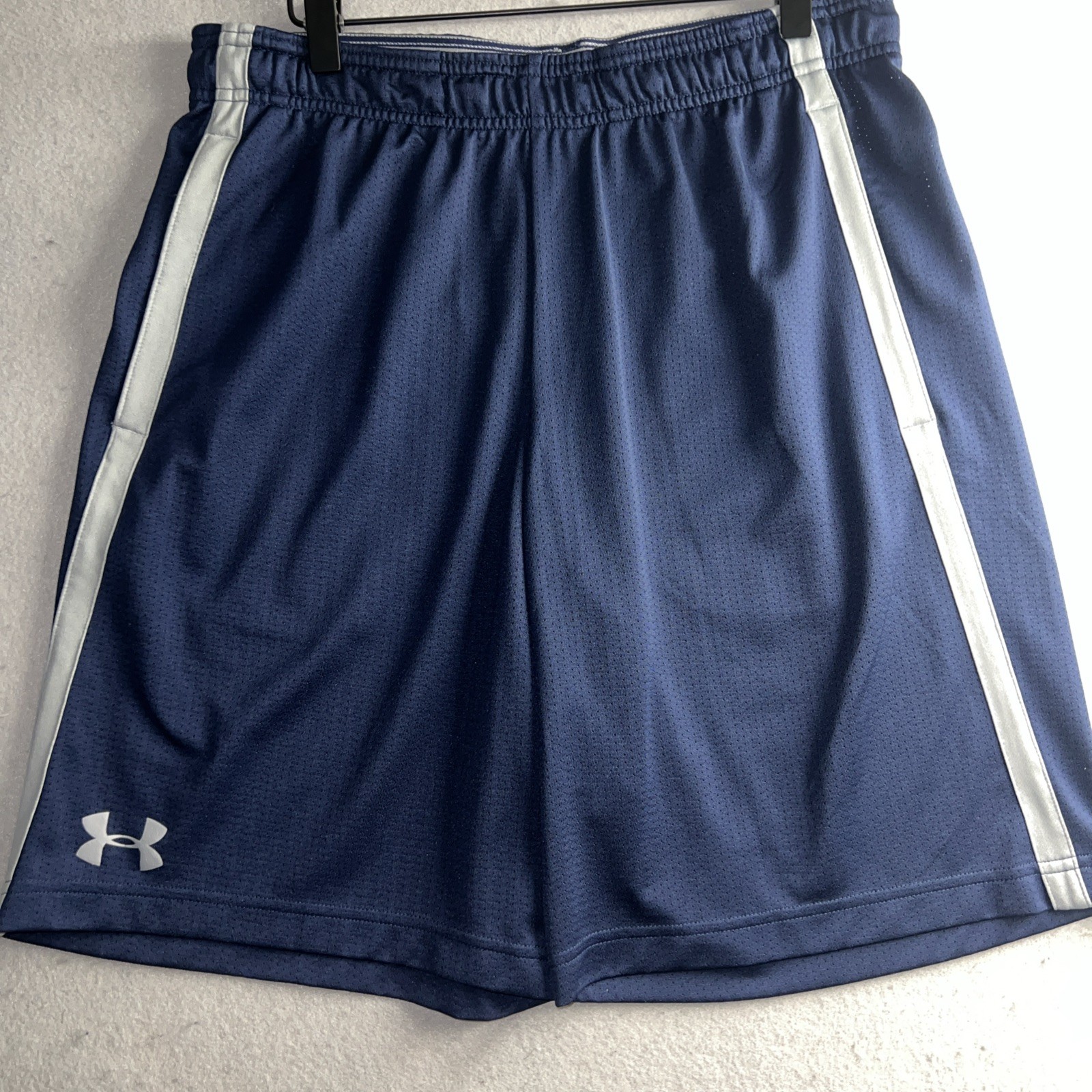 Under Armour Shorts Mens Large Navy Loose Athletic Gym Run Outdoors Men