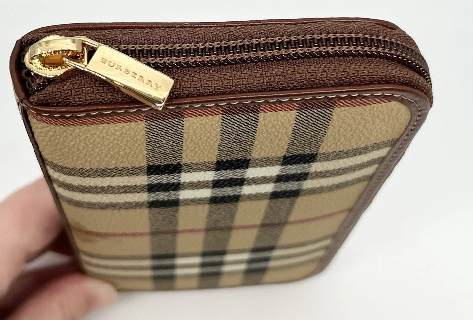 NUEVO CON ETIQUETAS Cartera Burberry London Nova Check CIPCLUTCH Cremallera Alrededor Borde Cuero Marrón Foto 3 de 4
