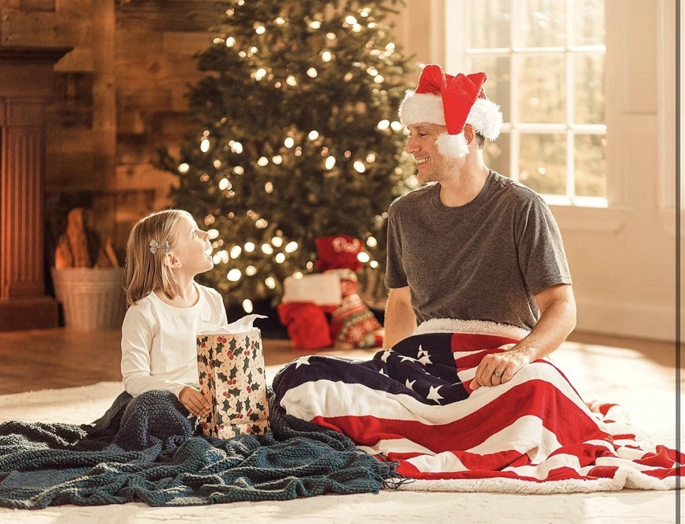 Premium Patiotic US Flag Print Sherpa Throw Blanket - Lightweight Microfiber - Image 2 of 4