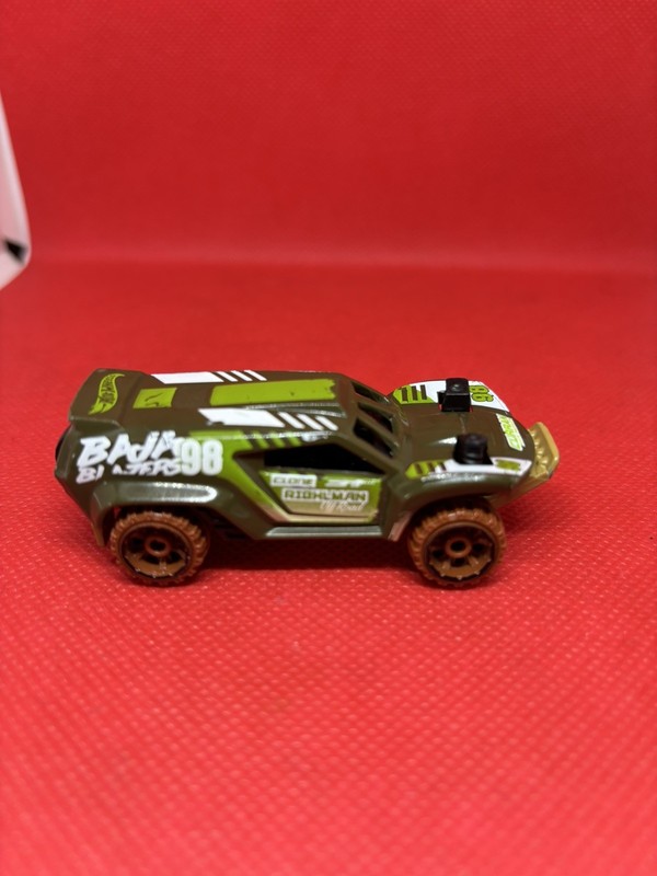2013 Hot Wheels Dune Crusher OD GREEN 1:64 DIECAST Toy Race Car