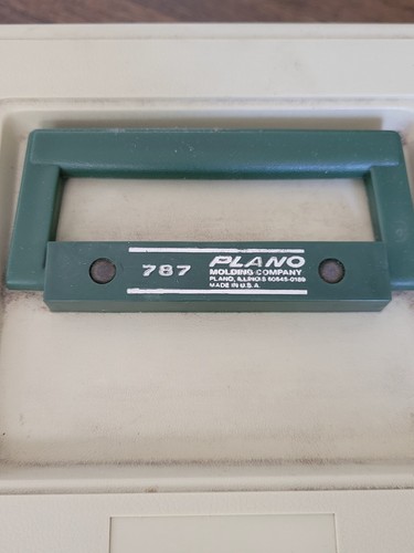 Plano Vintage 787 Large Flip Top 4 Tray Fishing Tackle Box With Latches - Picture 4 of 9