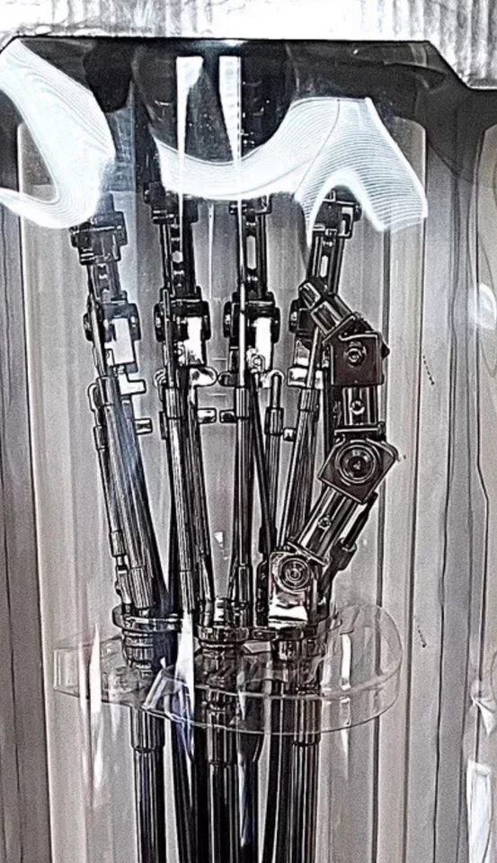 Terminator 2: Judgment Day Endoarm Collector's Limited Edition! OOS/OOP SOLD OUT - Image 3 of 4