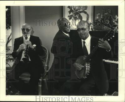 1987 Press Photo Jazz Brunch At New Orleanian Apartments, St. Charles Avenue