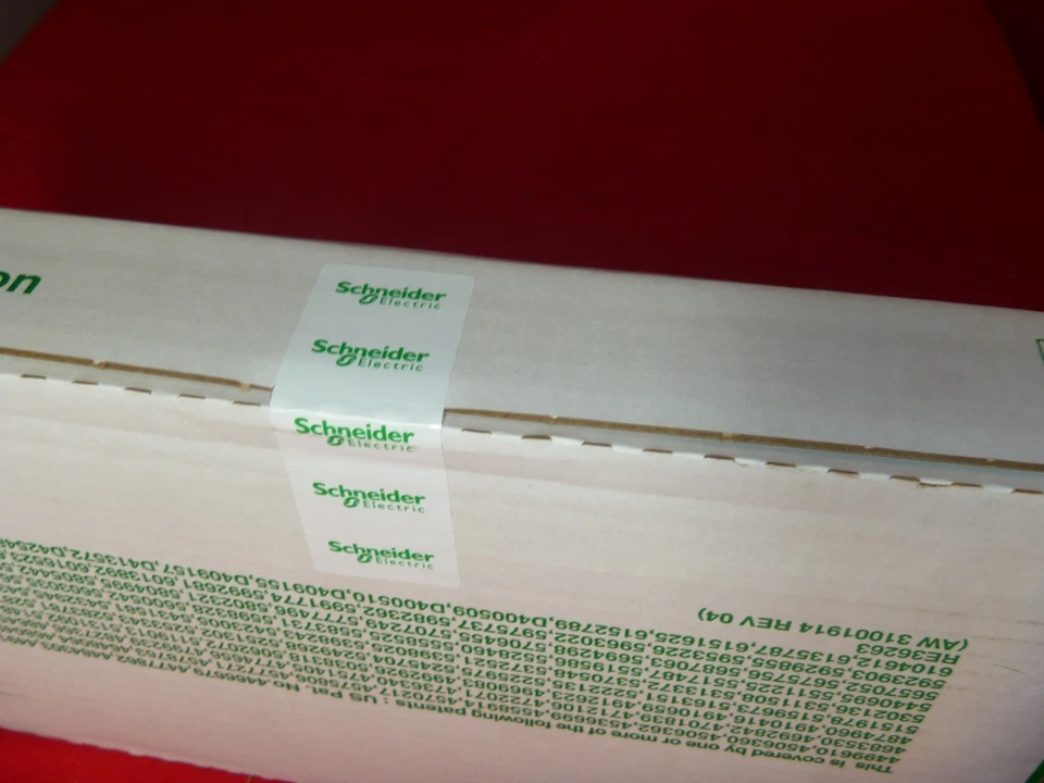 140CPS11420 Nuovo Sigillato Modicon Alimentatore AC con Glutatione Fornitura - Immagine 3 di 3