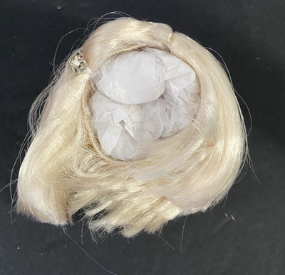 Tonner  - Wilde Imagination Ellowyne Wilde Wig ''Easy Sleek Platinum''  size 6-7