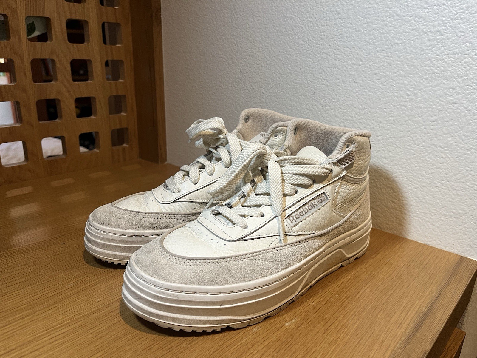 Women's Reebok Classic White High Top Sneakers Size 9