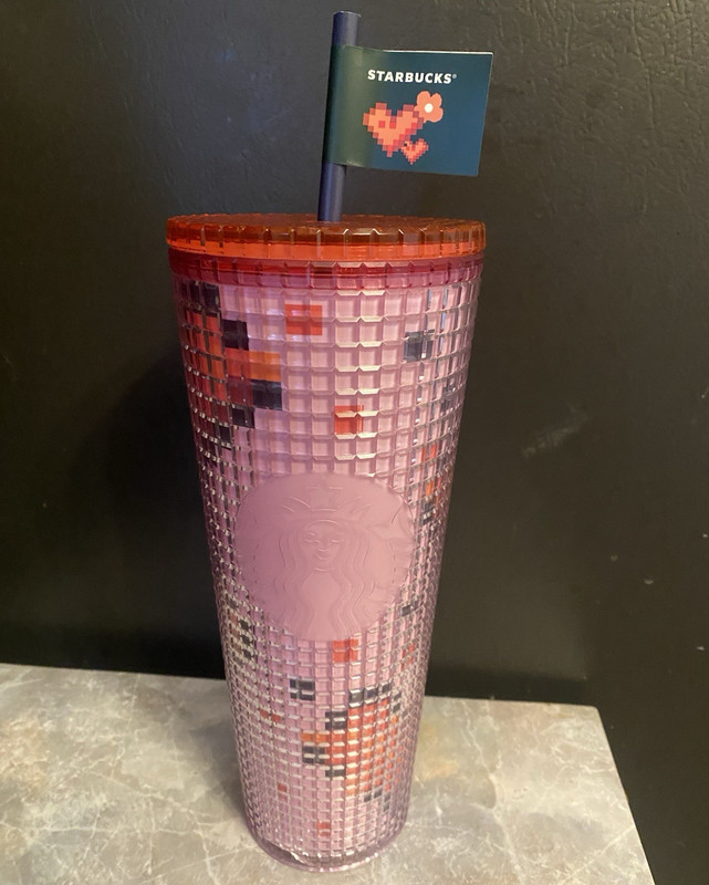 Starbucks Pixel Heart Reusable Cold Cup Tumbler w/ Straw 24 oz Pink