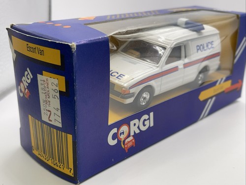 Corgi 1/36 Escort Police Van 621 - Picture 3 of 3