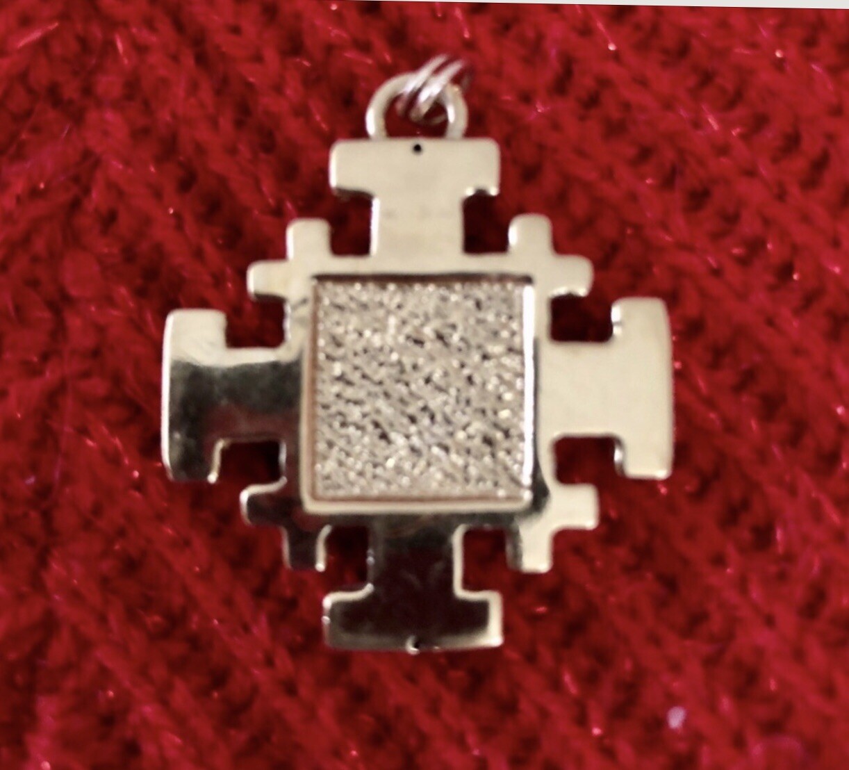 14kt gold cross pendant Gem