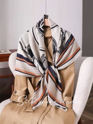 Soft & Elegant Vintage Carriage Pattern Shawl Scarf-70% Wool 30% Silk Beige 53''