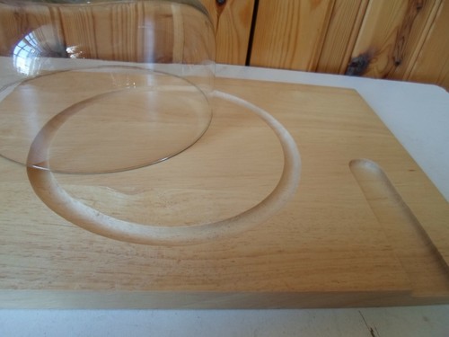 Tablero de queso de madera verde Stow con cúpula de vidrio transparente {sin cuchillo} 21,5 cm x 28 cm - Imagen 2 de 8