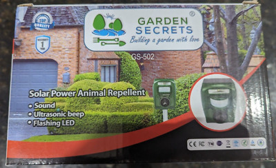 NEW Compact Solar ULTRASONIC ANIMAL REPELLENT Skunk Deer Raccoon etc