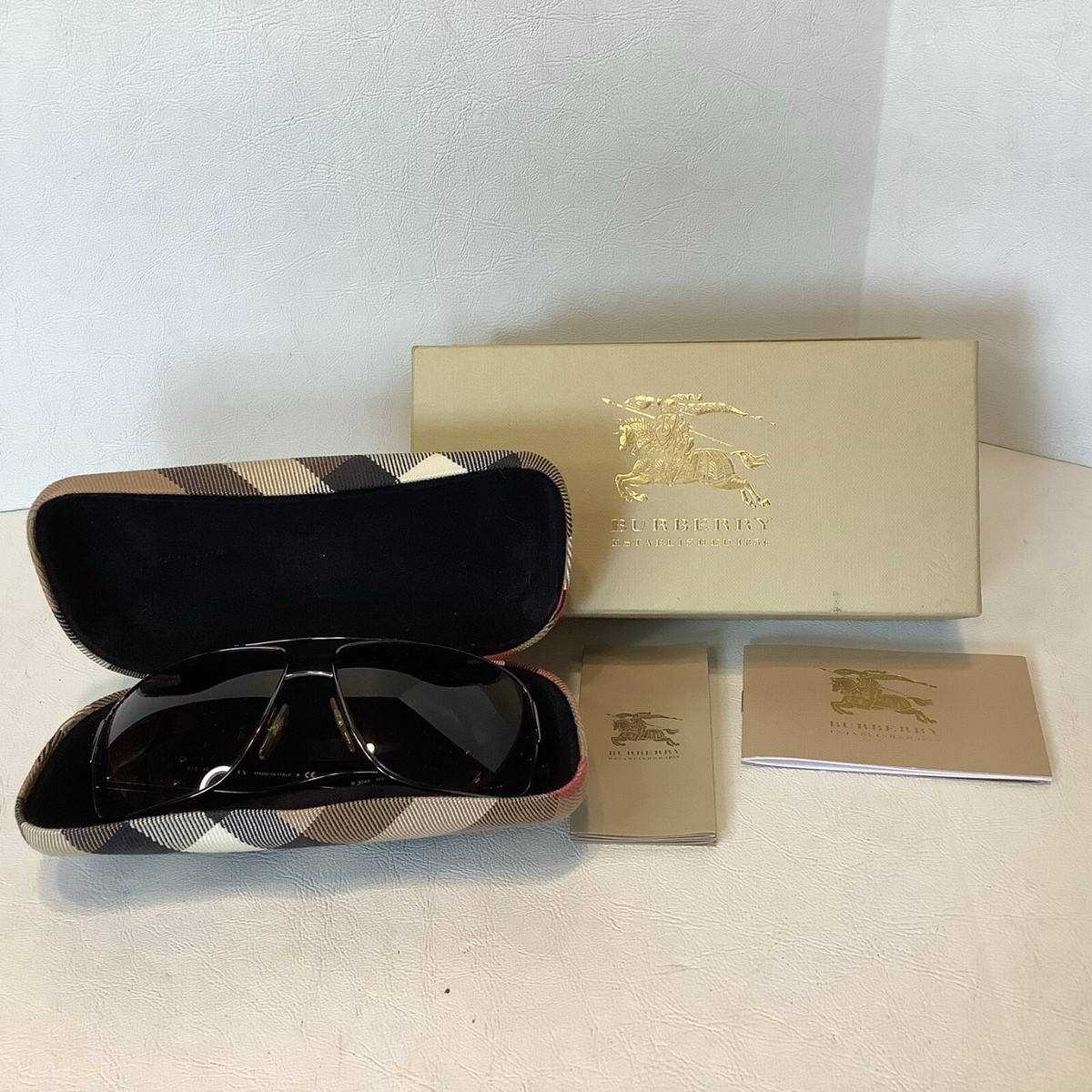 BURBERRY サングラス ケース付き Women's Burberry Sunglasses #B-3040-1057/11 w/Case Box